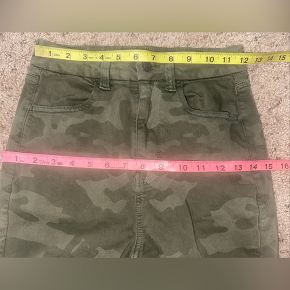 American Eagle Jeans Womens 4 Green Camo Curvy Super Hi Rise Jegging Distressed - Picture 11 of 13